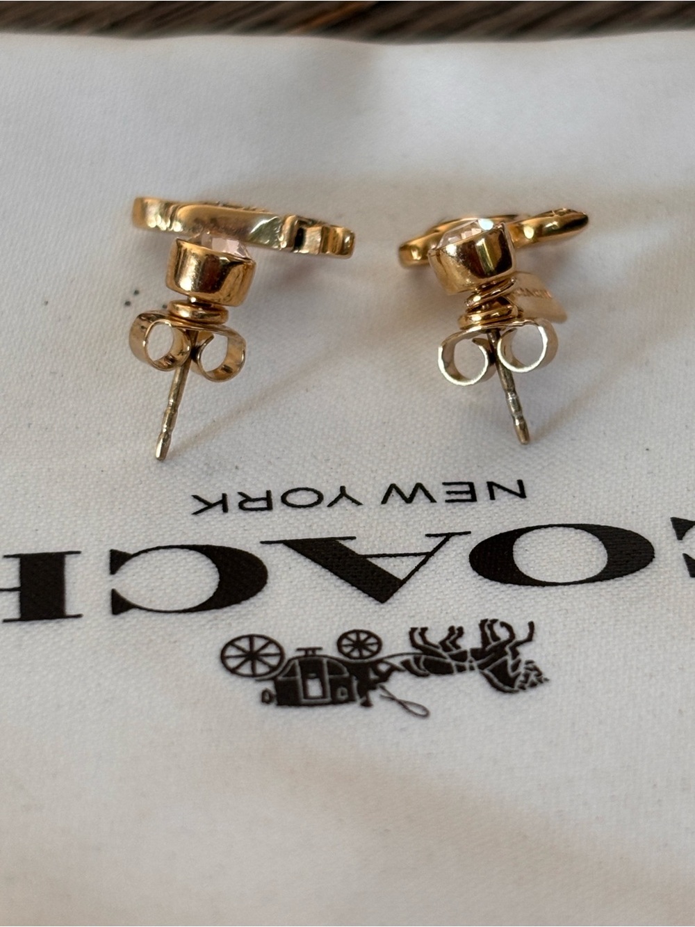 ✨ NWOT Authentic Coach Gold Horse & Carriage Convertible Ear Jacket Earrings Set - Picture 5 of 8